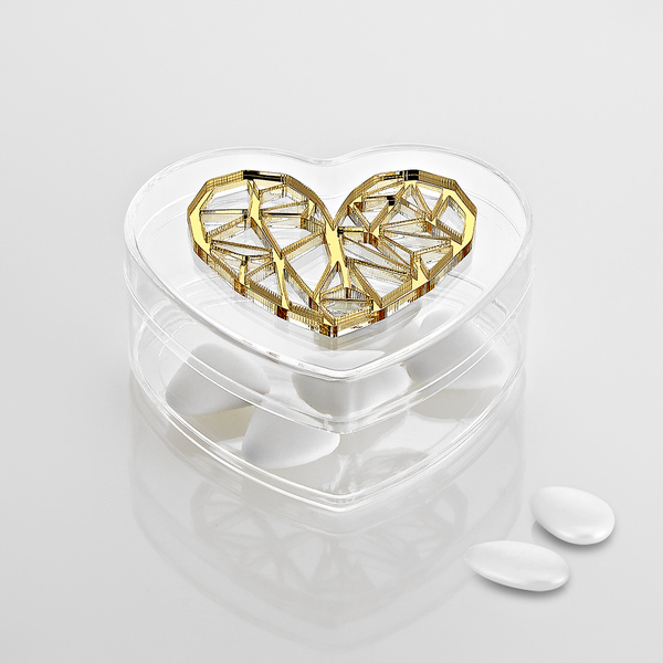 Μπομπονιέρα κουτί πλέξι σε σχήμα καρδιάς με διάτρητη χρυσή καρδιά